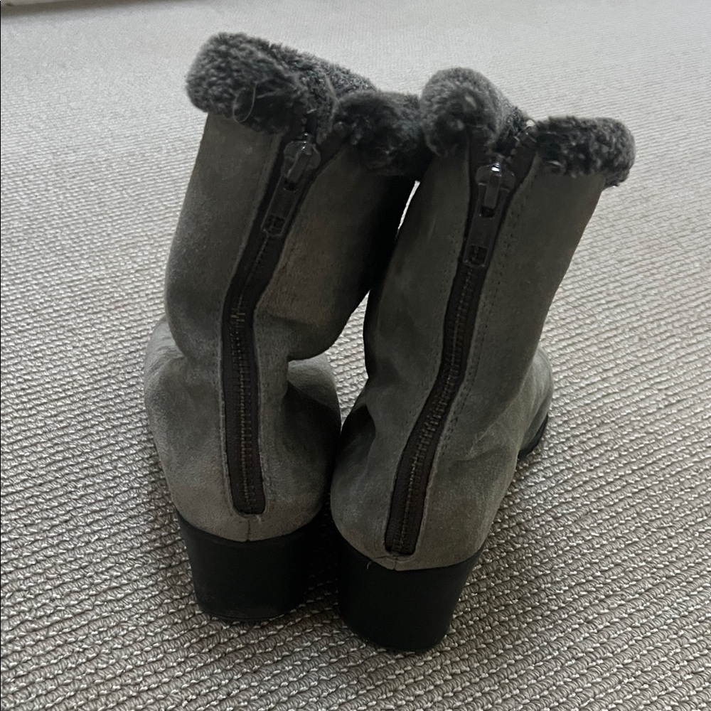 AEROSOLES Gray Ankle Boots with Black Trim - Picture 7 of 8